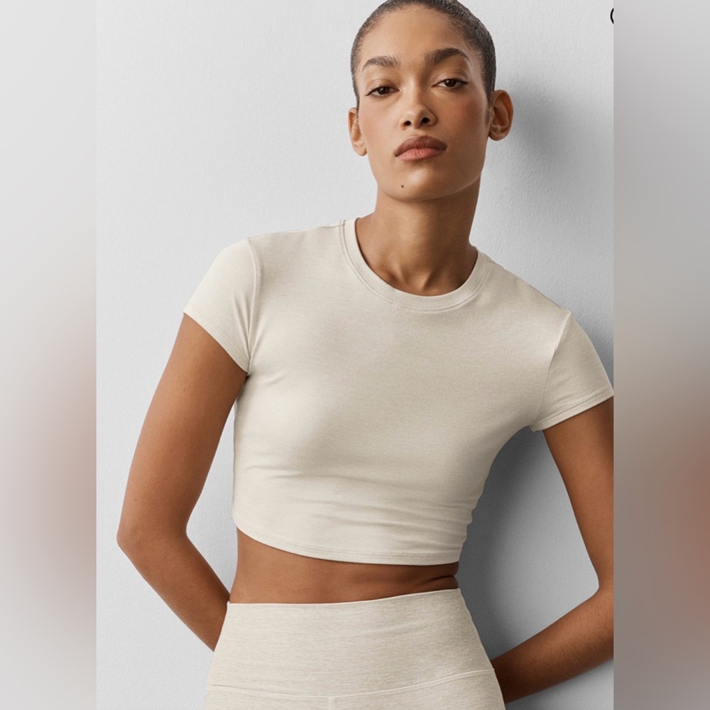 ALO Yoga Alosoft Crop Finesse Short Sleeve Top- Oatmeal Heather - NWT